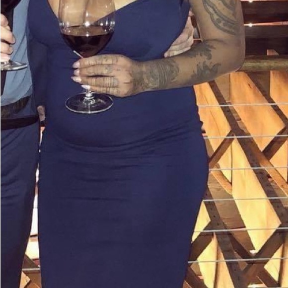 Spaghetti strap keyhole dress - Picture 3 of 3